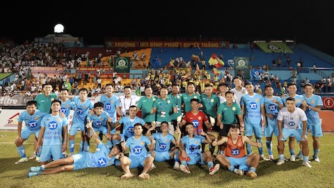 HLV Vũ Hồng Việt (Nam Định): “Bình Phước chơi quá tốt trong hiệp 1”